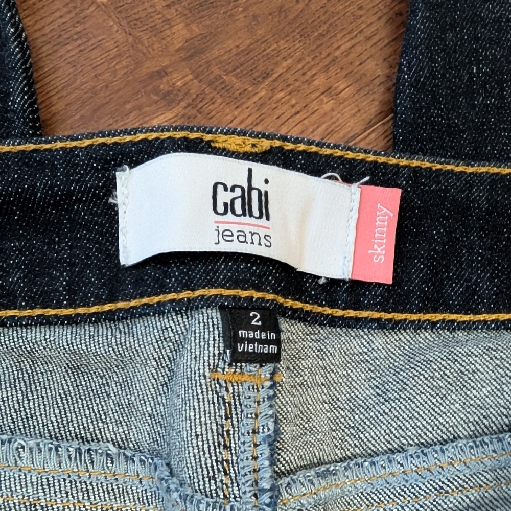 EUC Ladies Cabi Skinny Jeans Size 2 Dark Wash Rolled Hem Denim - Picture 4 of 6